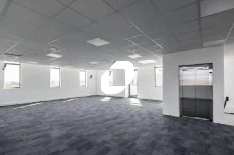 Office in Argenteuil for lease - Building Photo - Image 2 of 18