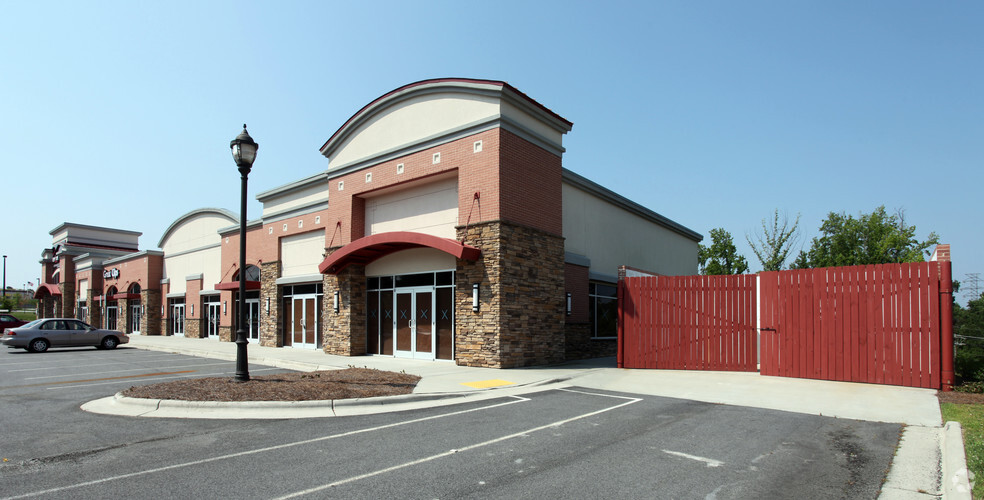 4002 Elton Way, Greensboro, NC for lease - Building Photo - Image 3 of 11