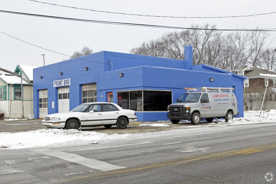 1802 W Main St, Kalamazoo, MI for sale - Primary Photo - Image 1 of 2