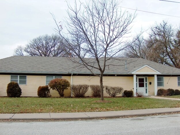 1112 Bridge Ave, Davenport, IA for sale Primary Photo- Image 1 of 1