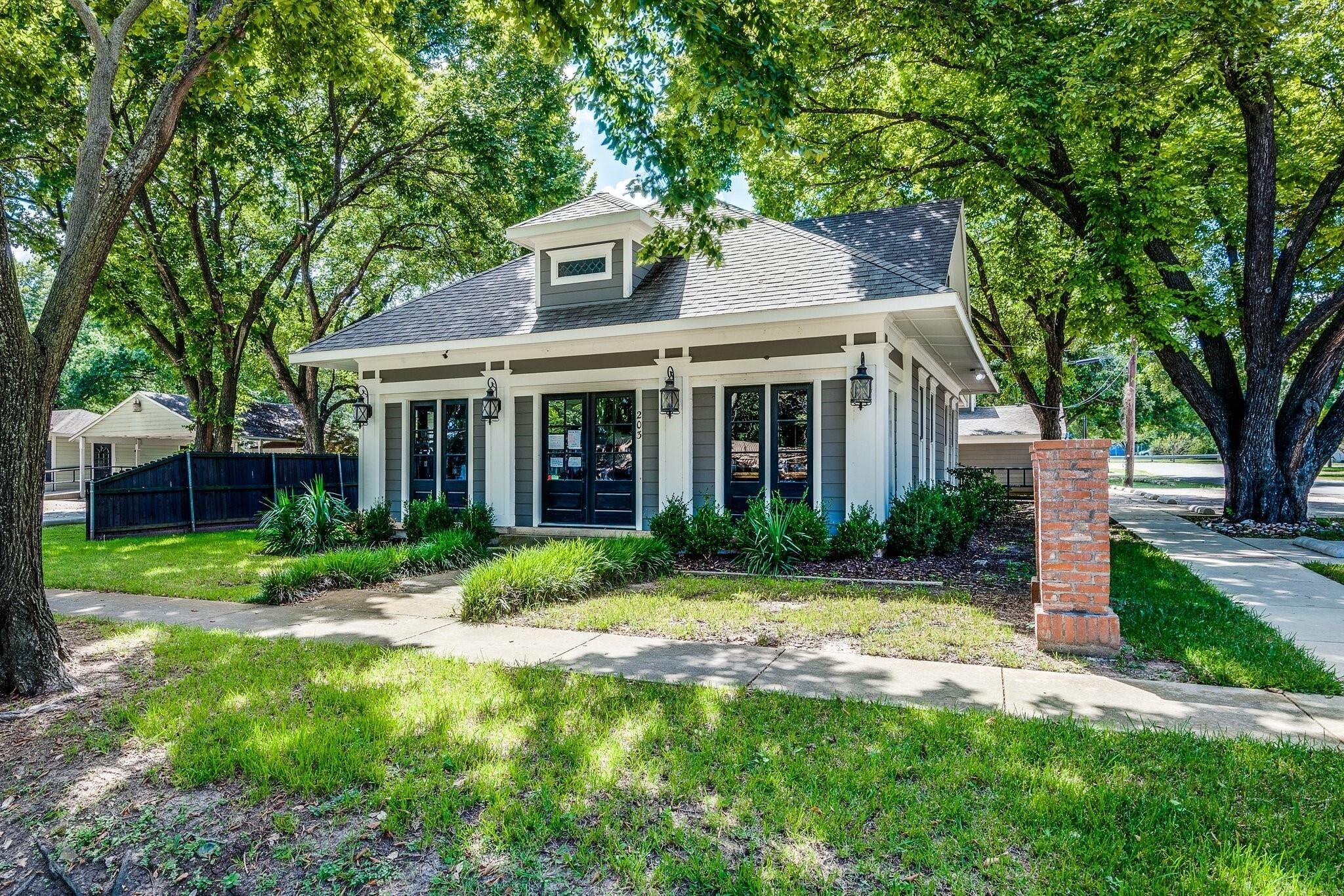 203 S 5th St, Midlothian, TX for sale Primary Photo- Image 1 of 1