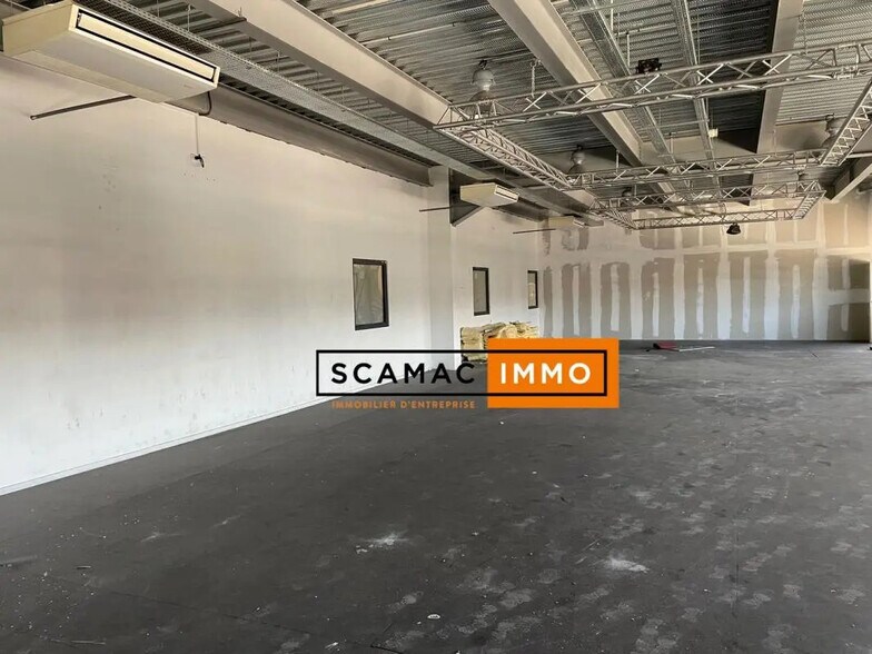 Office in La Crau for lease - Interior Photo - Image 2 of 4