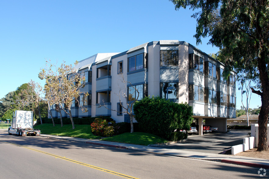 1015 Chestnut Ave, Carlsbad, CA for sale - Building Photo - Image 1 of 22