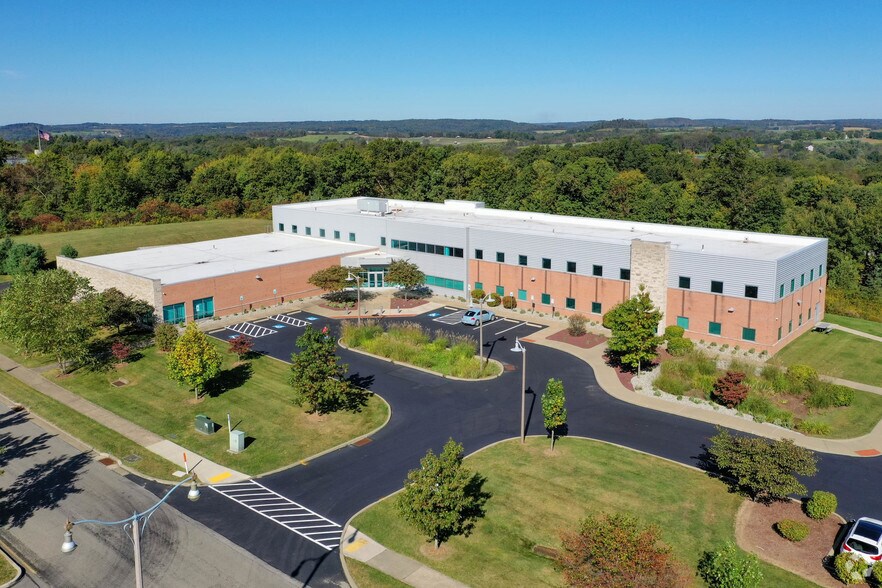 187 Northpointe Blvd, Freeport, PA for lease - Primary Photo - Image 1 of 12