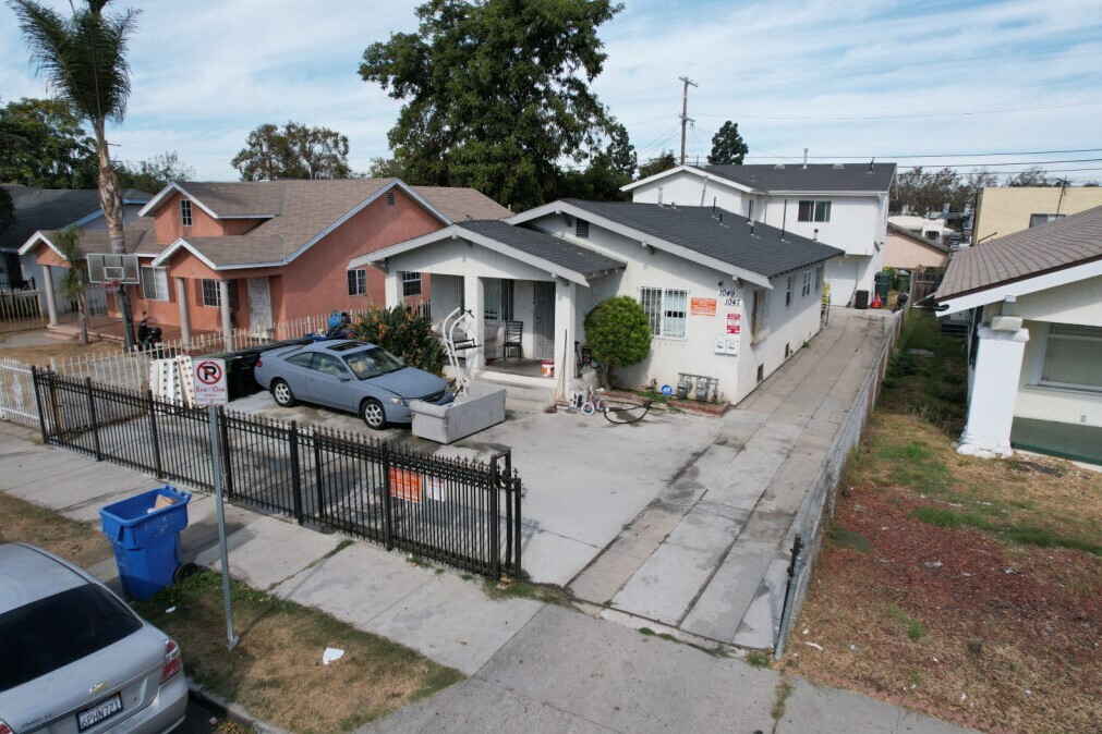 1049 W 61st St, Los Angeles, CA for sale Building Photo- Image 1 of 10