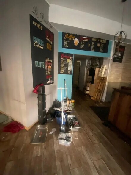 Retail in Pantin for lease - Interior Photo - Image 3 of 10