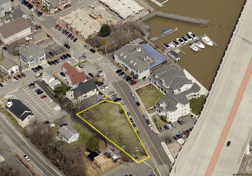 126 Mill St, Occoquan, VA 22125