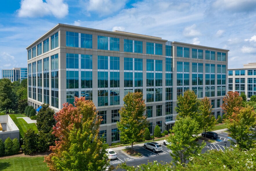 11405 N Community House Rd, Charlotte, NC for lease - Hayes Building - Image 1 of 5