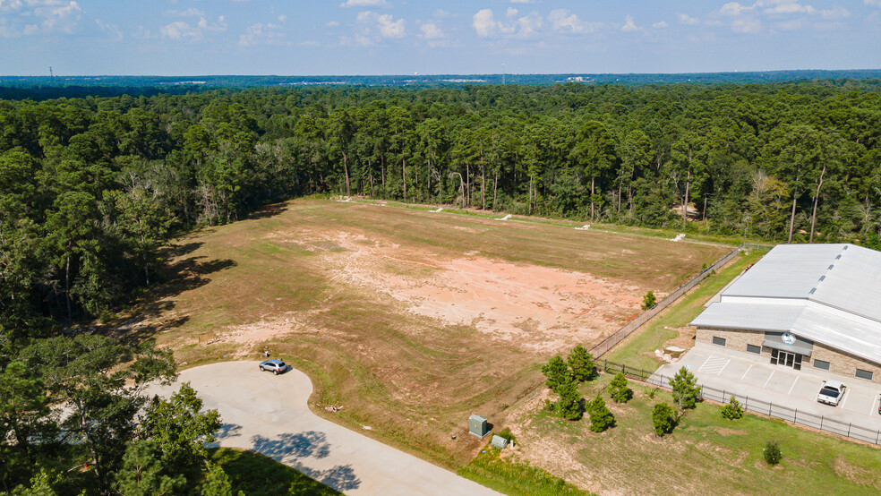 8055 Cowl Spur Ct, Conroe, TX for sale - Building Photo - Image 3 of 9