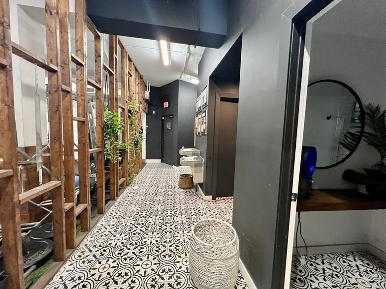 8200 NE 2nd Ave, Miami, FL for lease - Interior Photo - Image 3 of 6