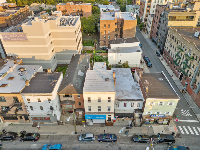 372 Summit Ave, Jersey City, NJ for sale - Building Photo - Image 1 of 32