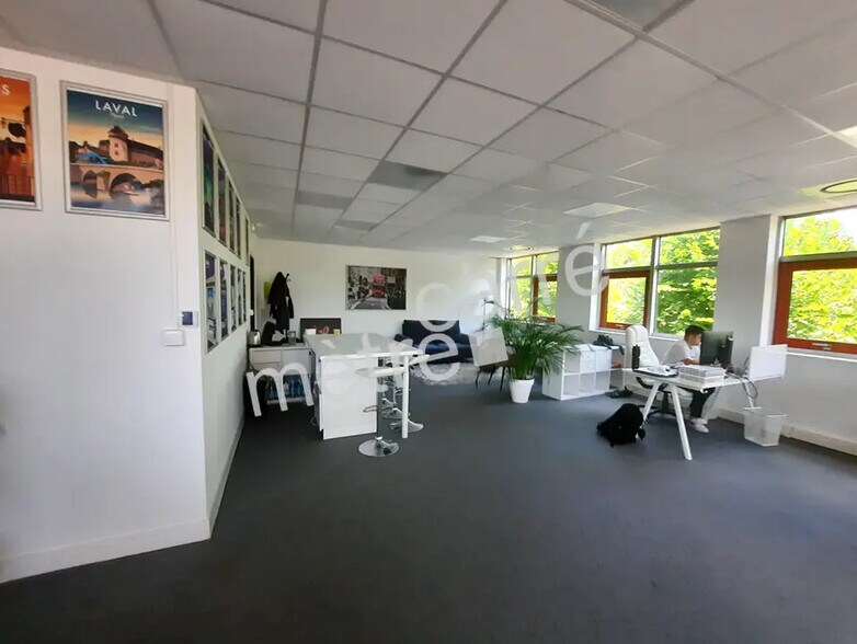 Office in Nantes for lease - Interior Photo - Image 2 of 8