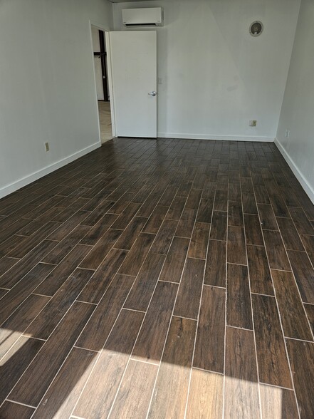 17704 French Rd, Houston, TX for lease - Interior Photo - Image 3 of 10