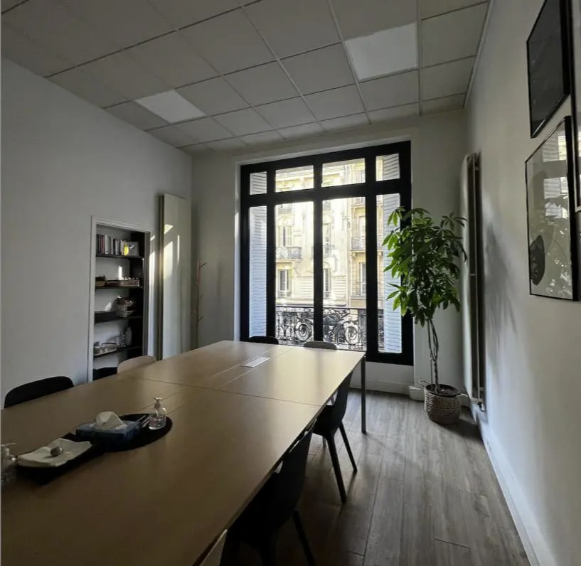 20 Bis Rue La Boétie, Paris for sale Interior Photo- Image 1 of 14