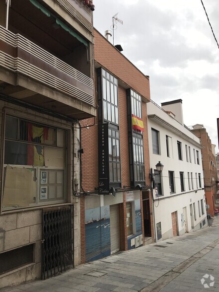 Retail in Guadalajara, Guadalajara for lease - Building Photo - Image 2 of 2