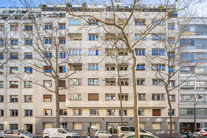 Office in Paris for lease - Primary Photo - Image 1 of 3