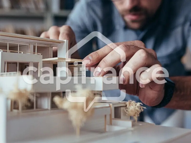 Office in Fagnières for lease - Building Photo - Image 1 of 9