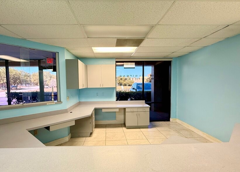 4545 Pleasant Hill Rd, Kissimmee, FL for lease - Interior Photo - Image 3 of 34