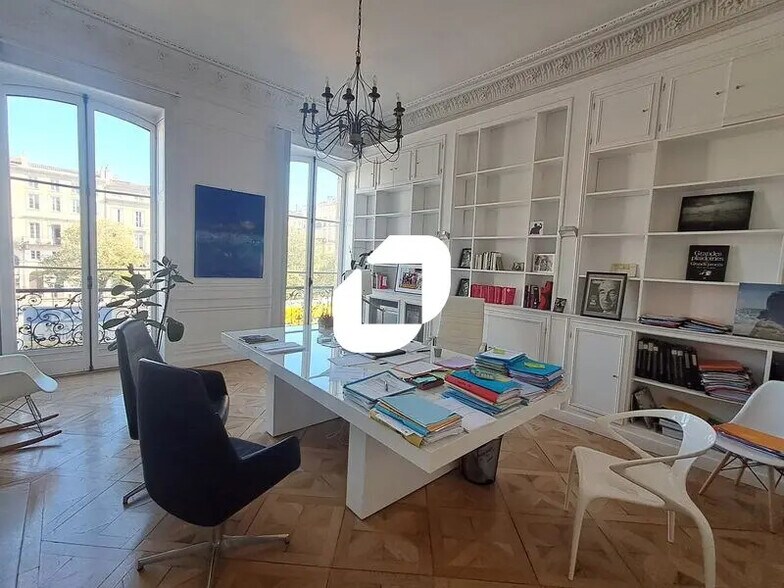 Office in Bordeaux for lease - Interior Photo - Image 1 of 16