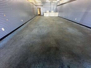 140 Hidden Valley Pky, Norco, CA for lease Interior Photo- Image 2 of 6