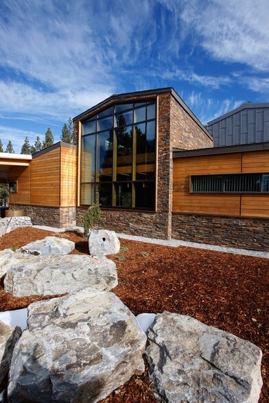 600 S Gulling St, Portola, CA for sale - Building Photo - Image 2 of 8