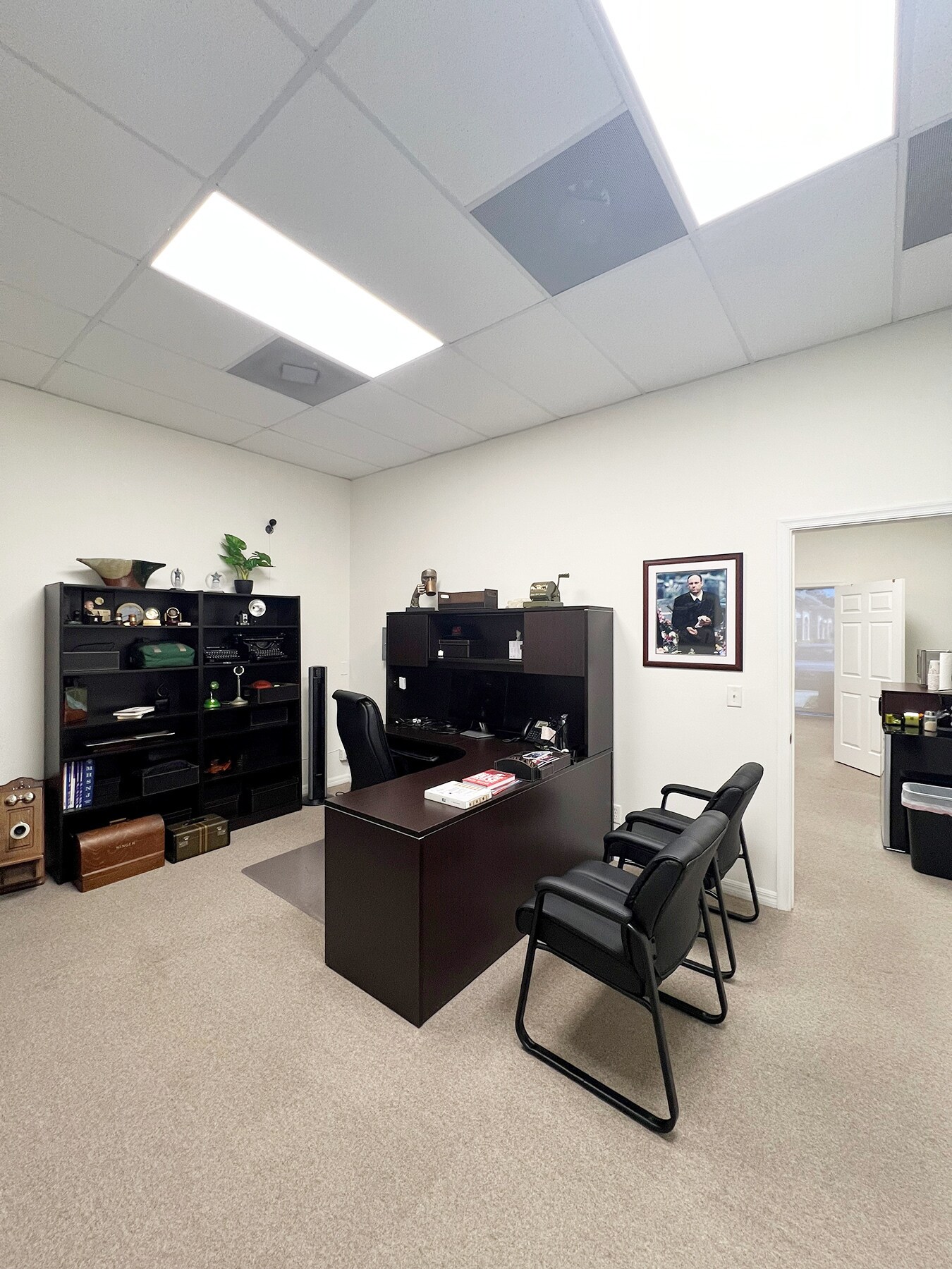 537 SE Central Pky, Stuart, FL for lease Interior Photo- Image 1 of 10