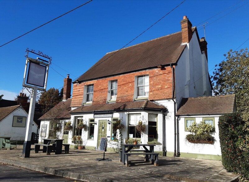 The St, Rotherwick for sale - Primary Photo - Image 1 of 1