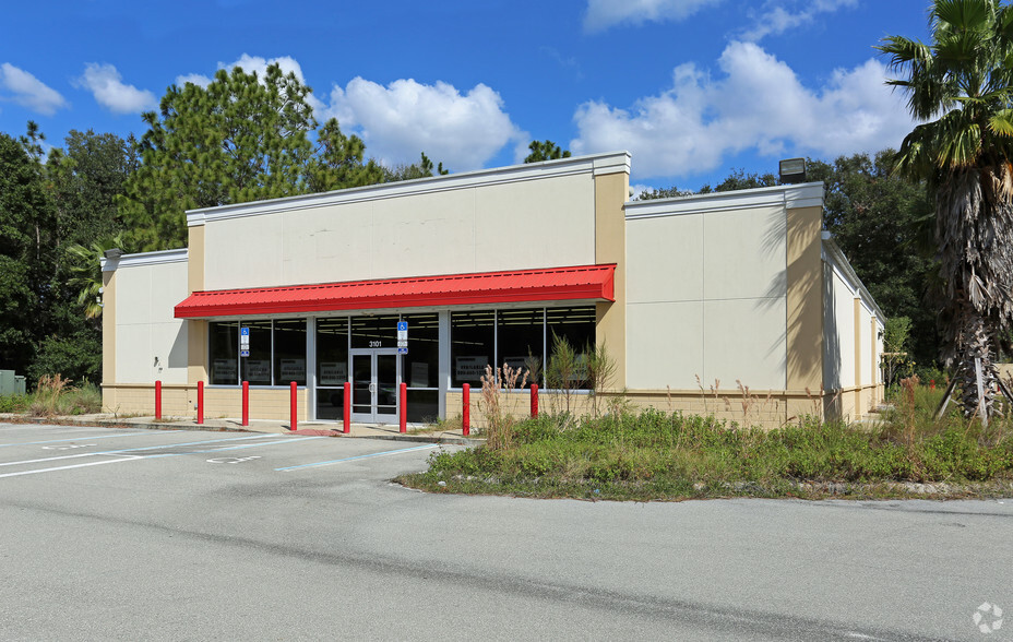 3101 N Woodland Blvd, Deland, FL for lease - Primary Photo - Image 3 of 5