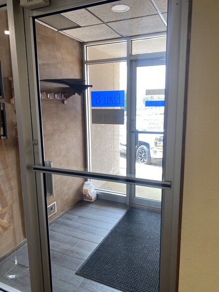 1010 W Maple Ave, Enid, OK for sale - Primary Photo - Image 1 of 1