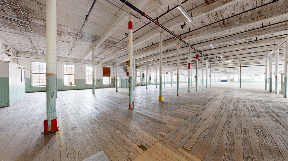 85 South St, West Warren, MA for sale - Matterport 3D Scan - Image 3 of 24