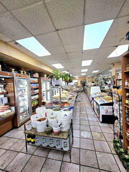 307 Brighton Beach Ave, Brooklyn, NY for lease - Interior Photo - Image 2 of 2