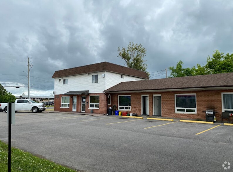 1144 Division St, Cobourg, ON for sale - Building Photo - Image 3 of 9
