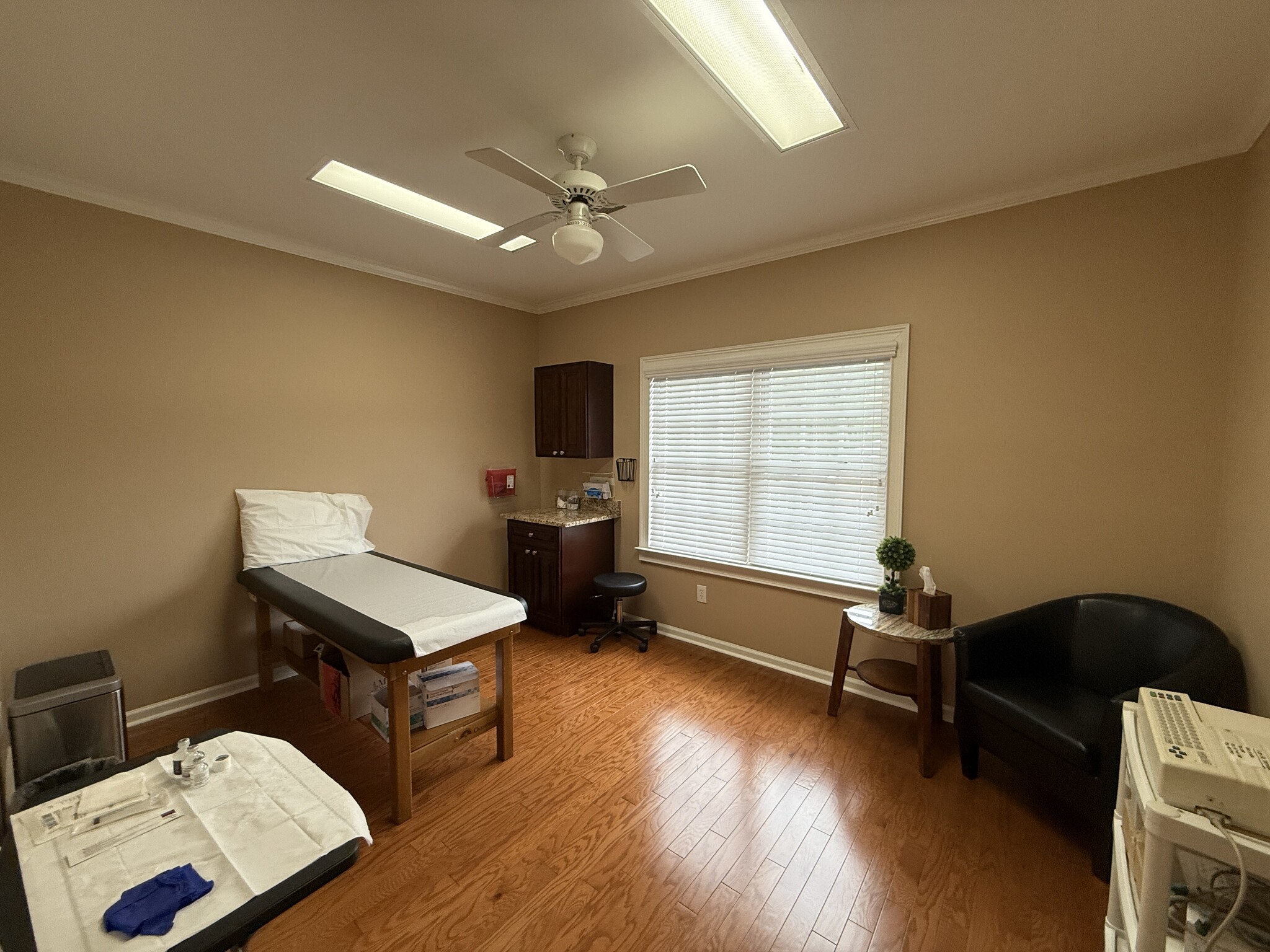 4595 Towne Lake Pky, Woodstock, GA for lease Interior Photo- Image 1 of 47