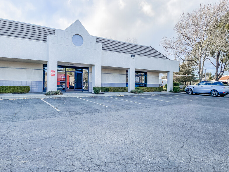 1975 W Texas St, Fairfield, CA for lease - Building Photo - Image 3 of 14