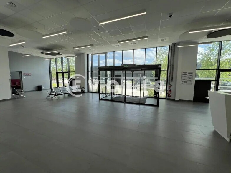 4 Rue Galilée, Champs-sur-Marne for lease - Lobby - Image 2 of 12