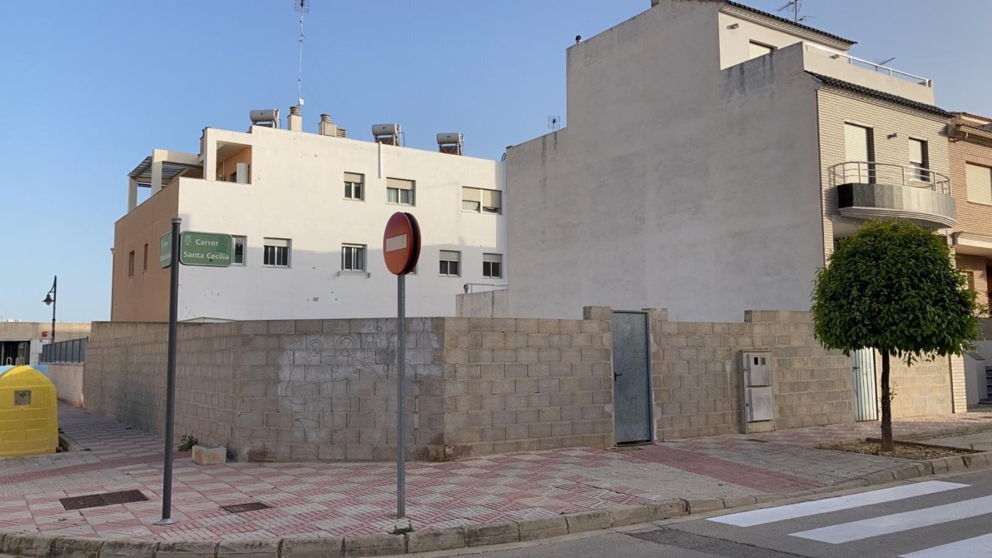 Land in Benifaió, Valencia for sale Building Photo- Image 1 of 3