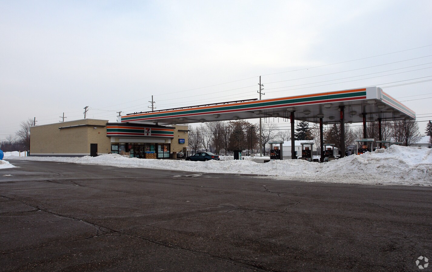 19901 Masonic Blvd, Roseville, MI 48066