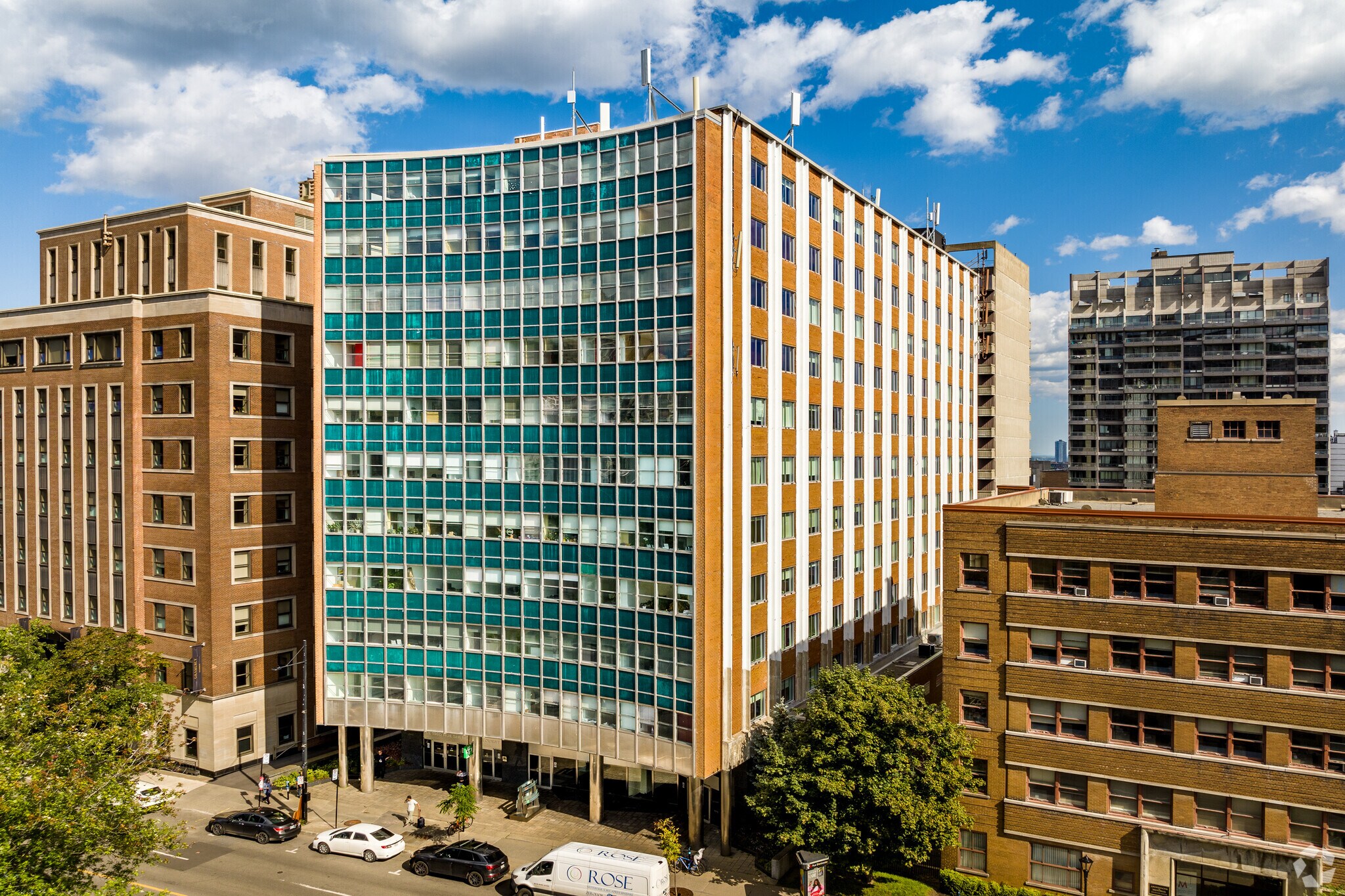 1980-1984 Rue Sherbrooke O, Montréal, QC for sale Building Photo- Image 1 of 1