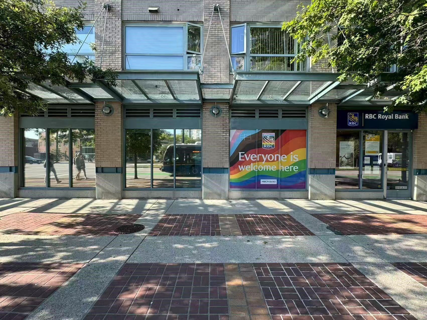 1195 Pacific Blvd, Vancouver, BC for lease Building Photo- Image 1 of 19