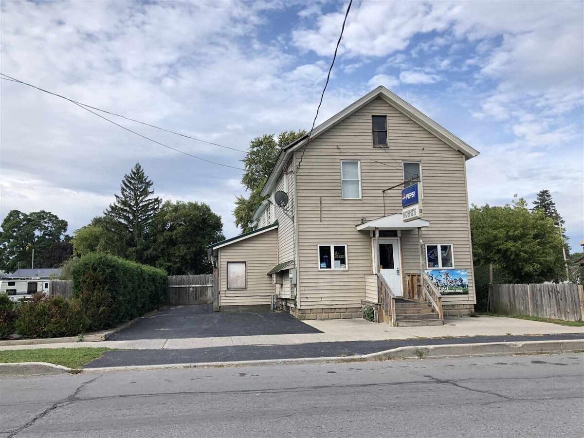 809 New York Ave, Ogdensburg, NY 13669