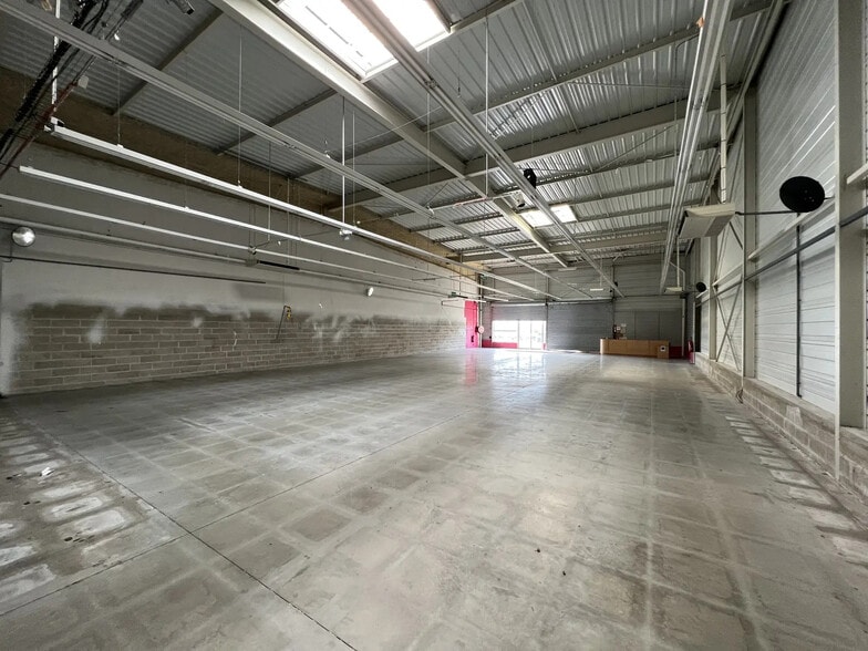 12 Rue Joannes Brochet, Reims for lease - Interior Photo - Image 2 of 4