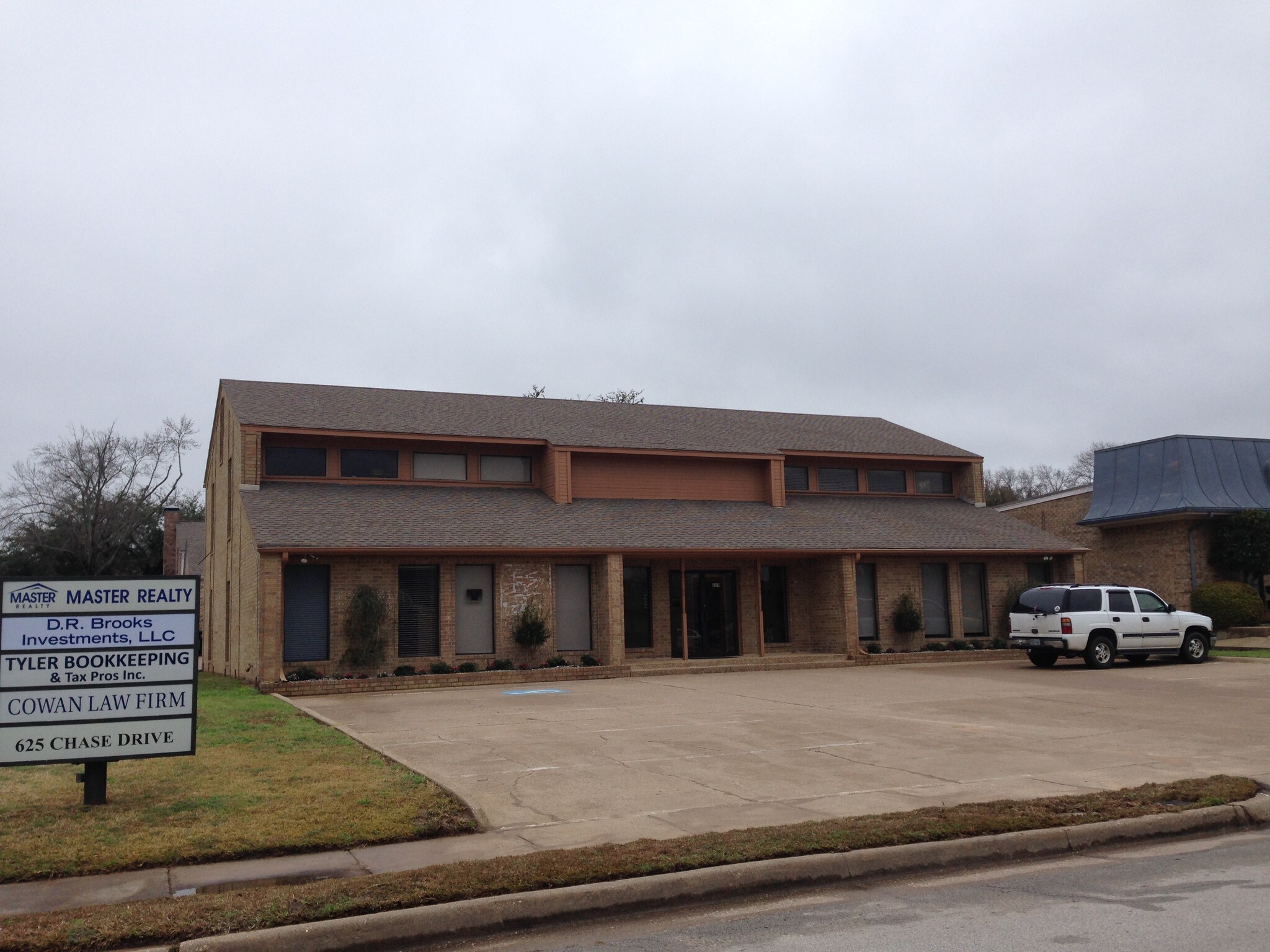 625 Chase Dr, Tyler, TX for sale Primary Photo- Image 1 of 1