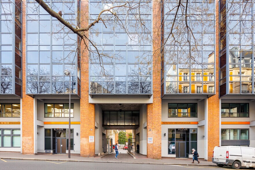 Flex in Paris for lease - Building Photo - Image 2 of 3