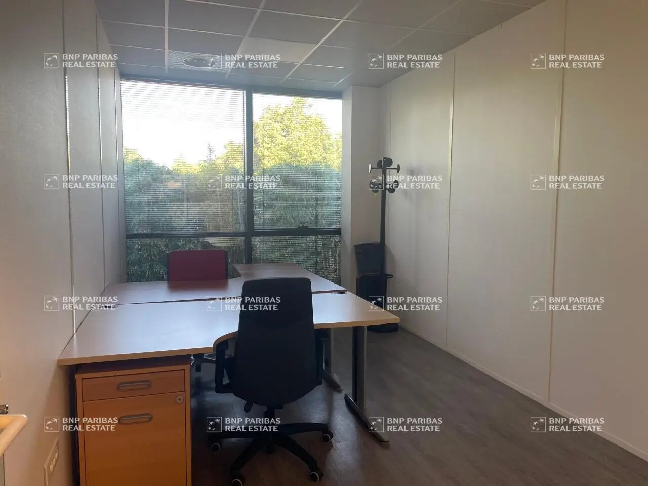 Office in Aix-en-Provence for lease Building Photo- Image 1 of 10