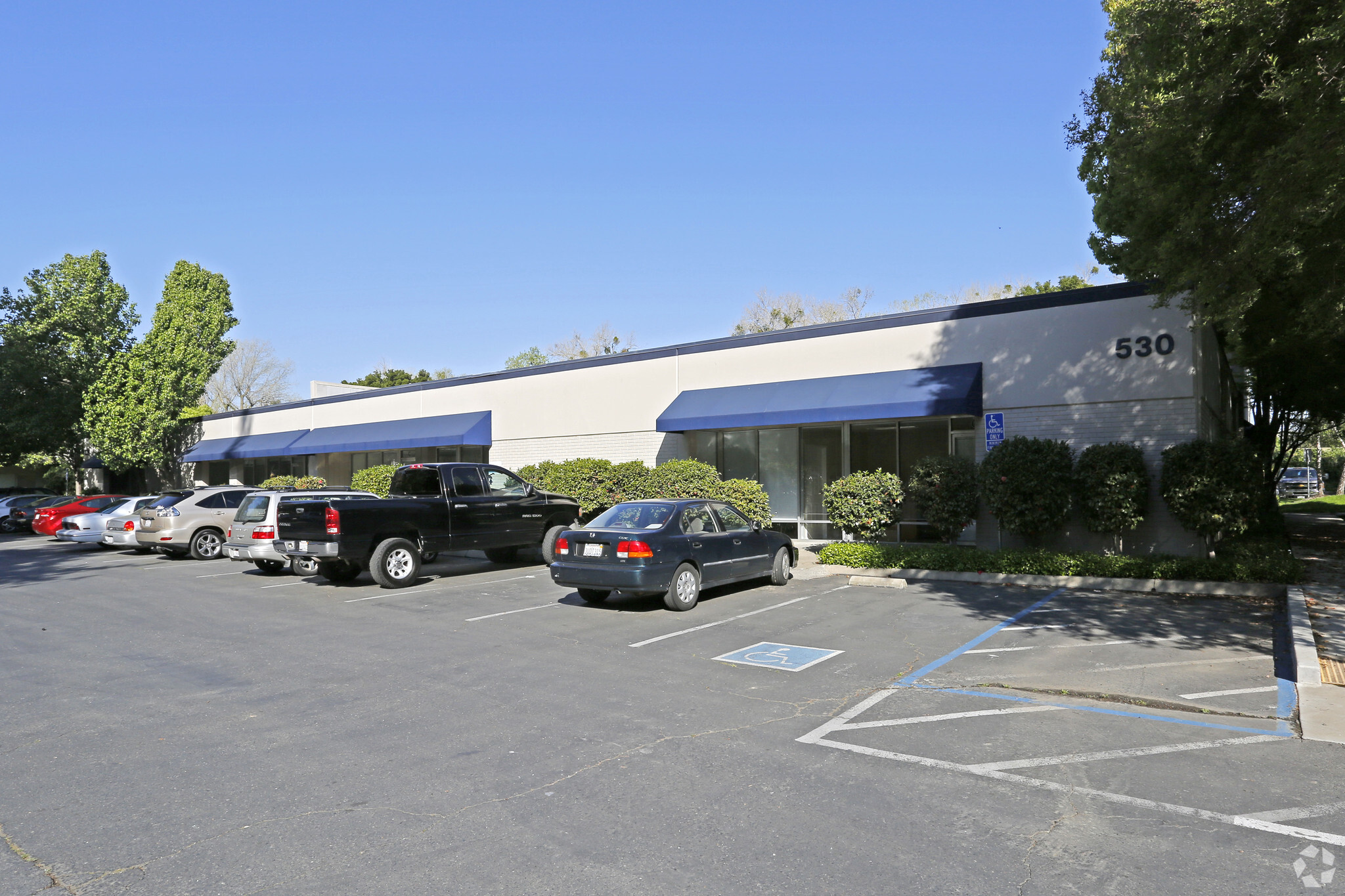 530 Bercut Dr, Sacramento, CA for lease Primary Photo- Image 1 of 15