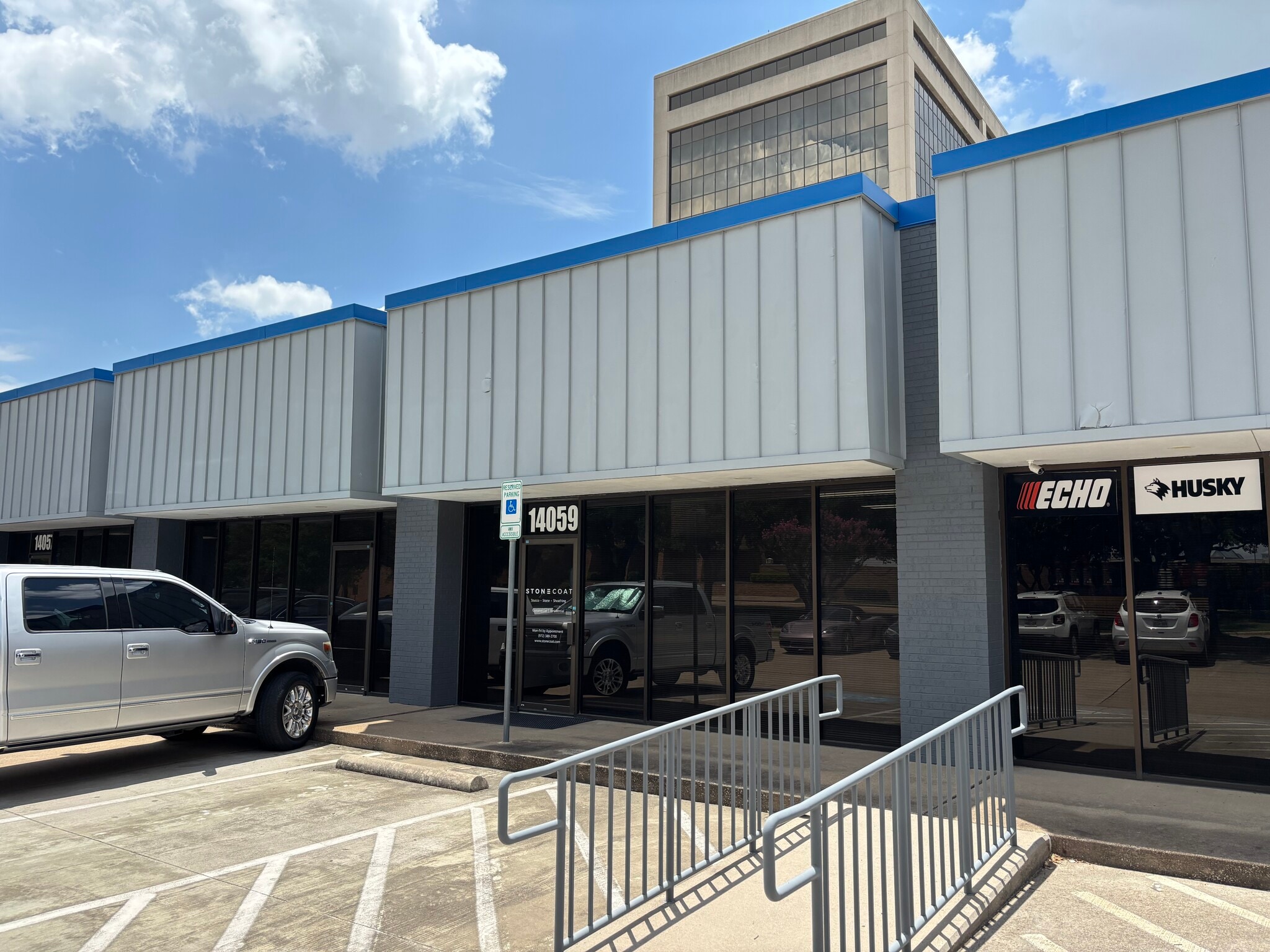 14055-14065 Proton Rd, Farmers Branch, TX for lease Primary Photo- Image 1 of 3