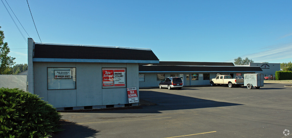 4739-4743 Main St, Springfield, OR for lease - Building Photo - Image 3 of 15