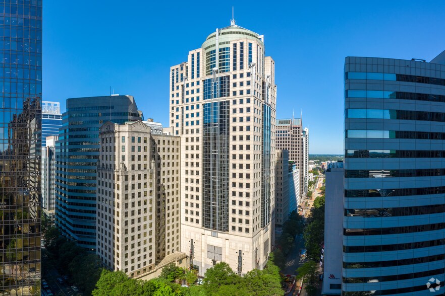 121 W Trade St, Charlotte, NC for lease - 121 West Trade - Image 1 of 21