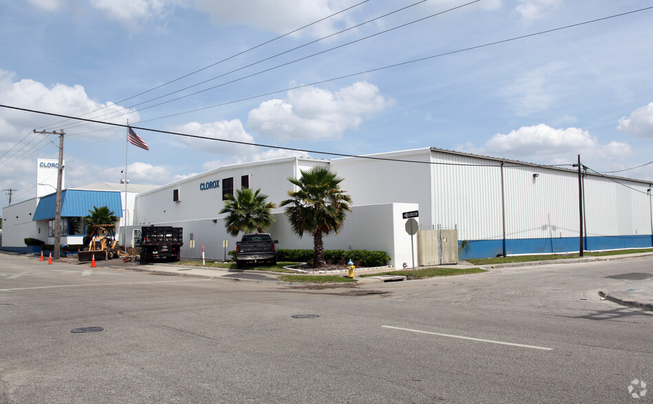 3601 E Columbus Dr, Tampa, FL for lease - Primary Photo - Image 1 of 6