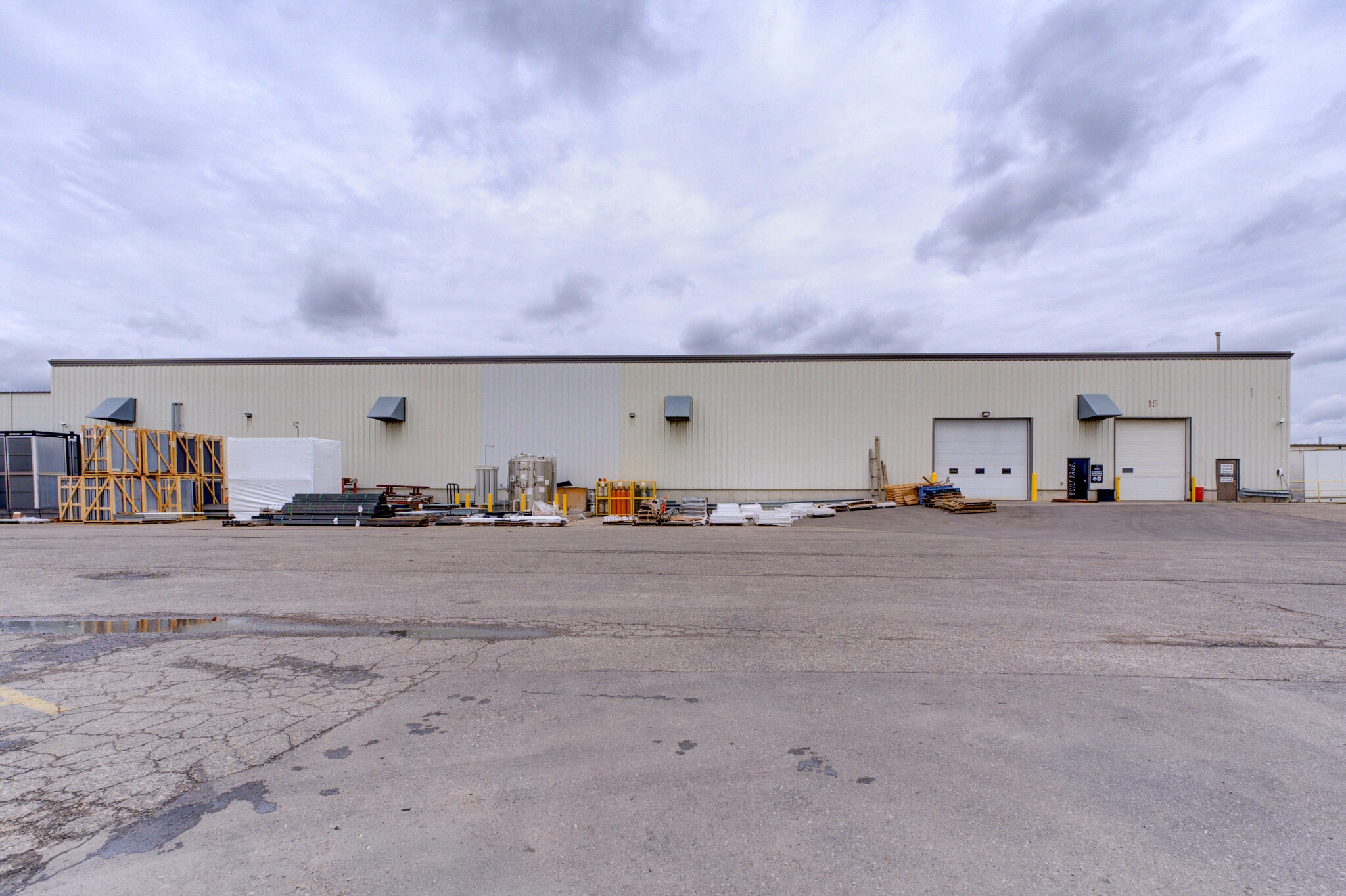 75 Plant Farm Blvd, Brantford, ON for lease Interior Photo- Image 1 of 26